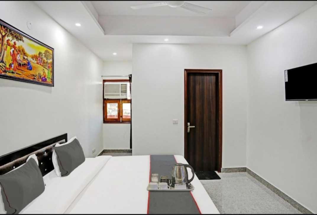 Hotel O K R Resdiancy Near Botanic Garden Of Indian Republic Noida Zewnętrze zdjęcie