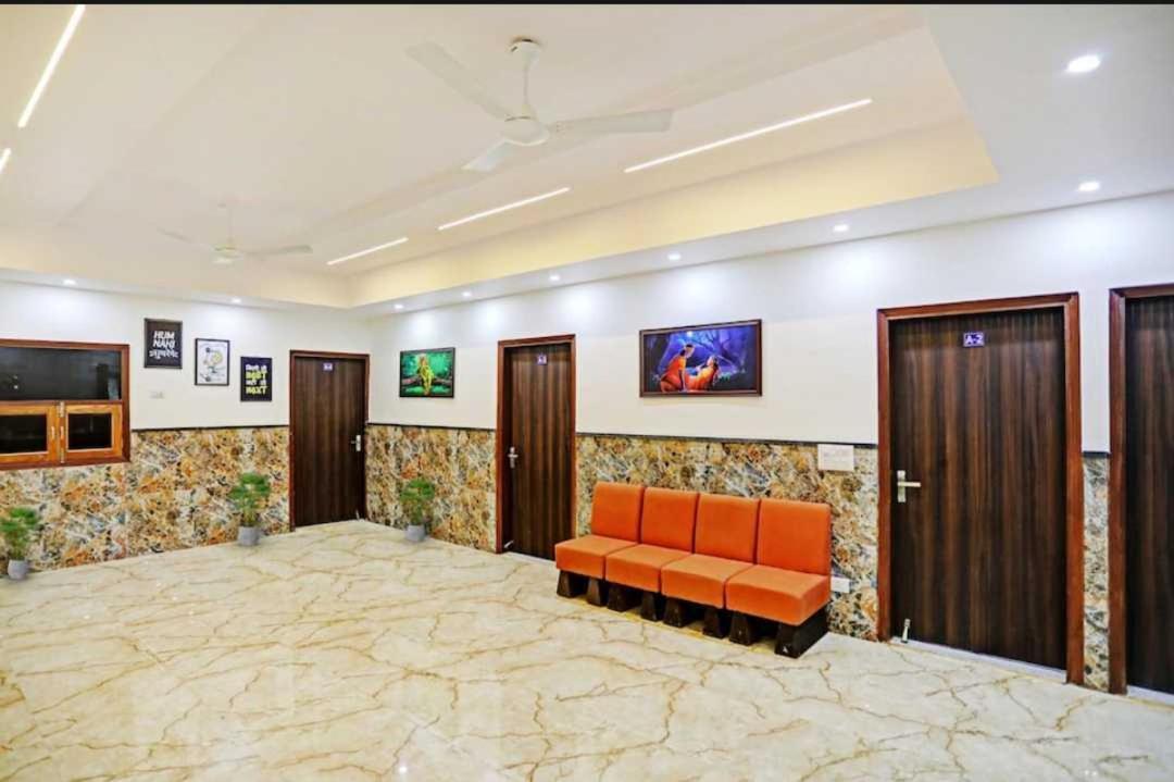 Hotel O K R Resdiancy Near Botanic Garden Of Indian Republic Noida Zewnętrze zdjęcie