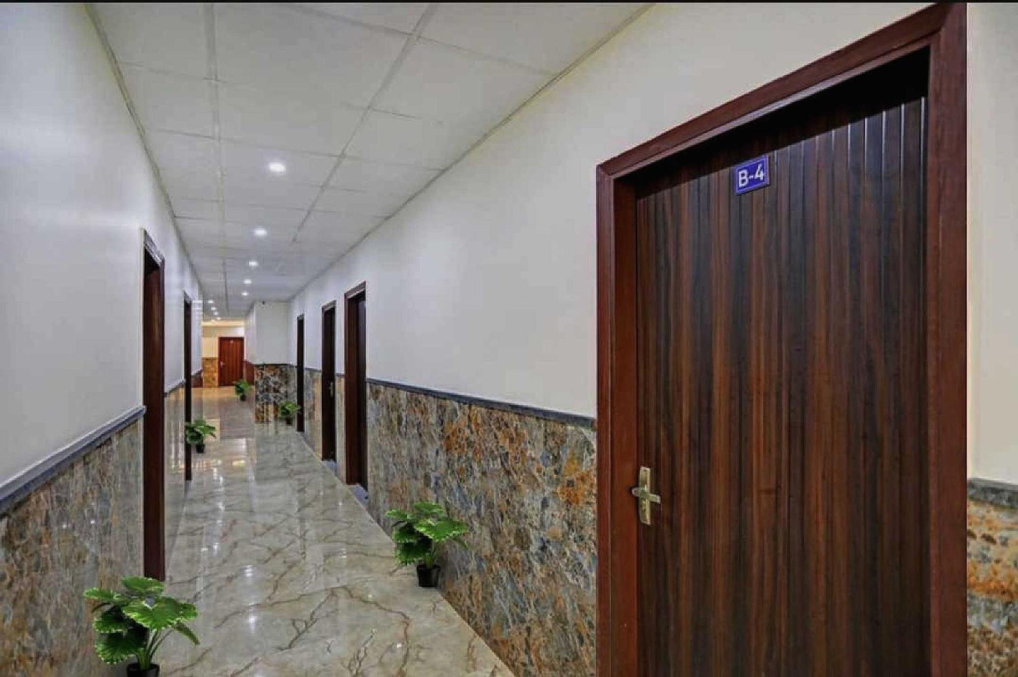 Hotel O K R Resdiancy Near Botanic Garden Of Indian Republic Noida Zewnętrze zdjęcie